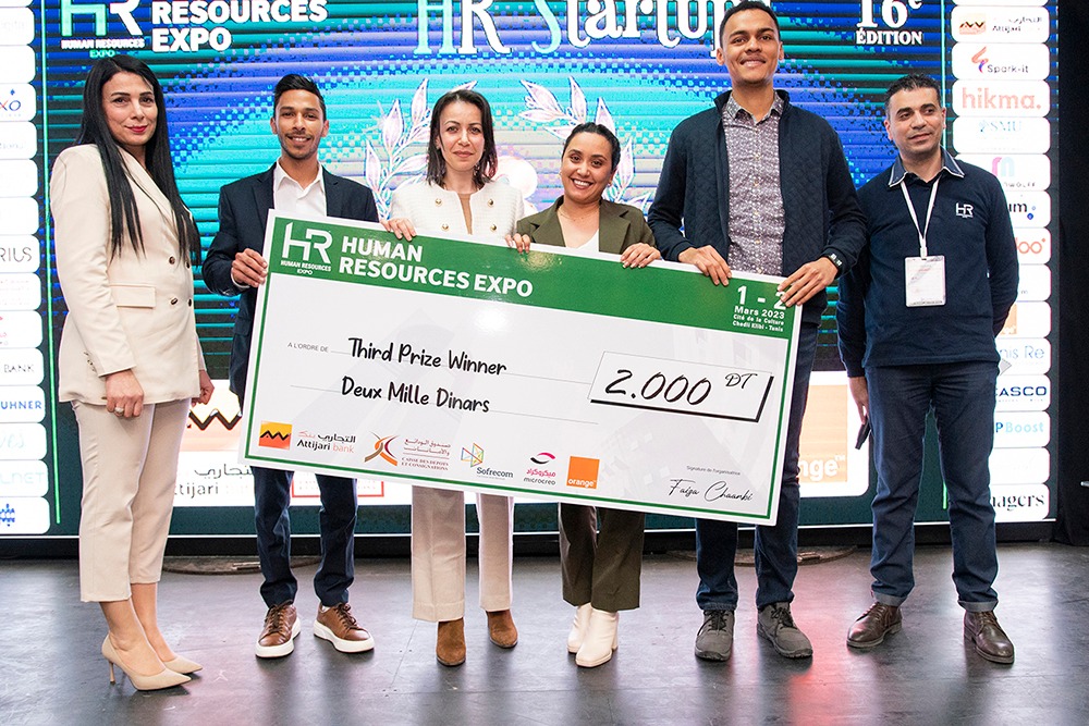 Prix D cern Nos tudiants Au Concours Des Startups HR Expo ESGITECH Prix D cern Nos tudiants Au Concours Des Startups HR Expo ESGITECH